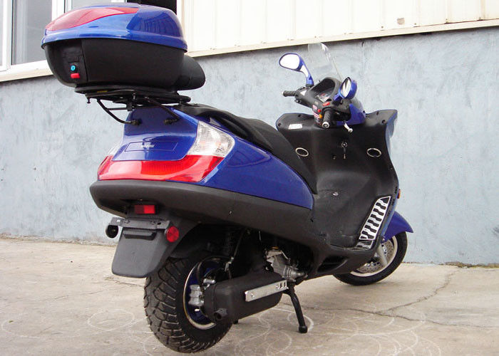 Zwei Scheinwerfer-blauer erwachsener Gas-Roller, Roller des Motor150cc mit dem 2 Sitzechtleder