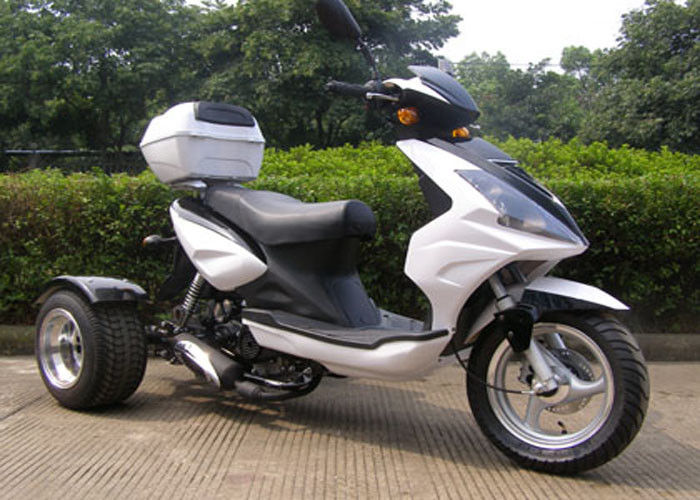 3 Roller des Rad-50cc mit hinterem Kasten, 3 Geschäftemacher-Motorrad mit Großkopf-Licht