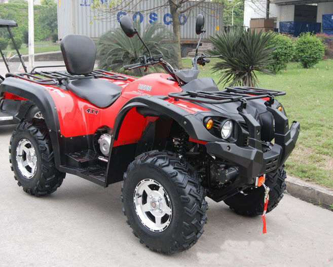 1 - Gebrauchsfahrzeuge 4 des Zylinder-700cc Atv - Anschlag, Hinterradgepäckträger-Zweisitzer-vierrädrige Droschke