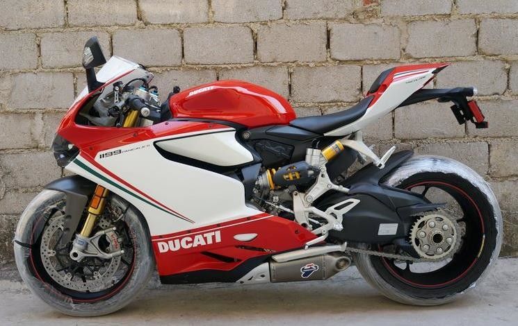 Ducati-Art vier Motorräder des Anschlags 1199cc starke mit 90° „L“ Doppelzylinder