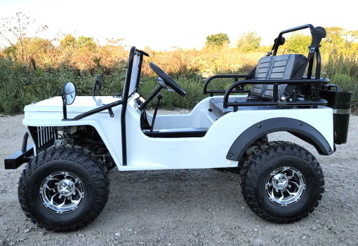Weiße Mini Gas Golf Cart Jeep-AUSLESE Ausgabe angehoben mit kundenspezifischen Kanten und Fender-Aufflackern
