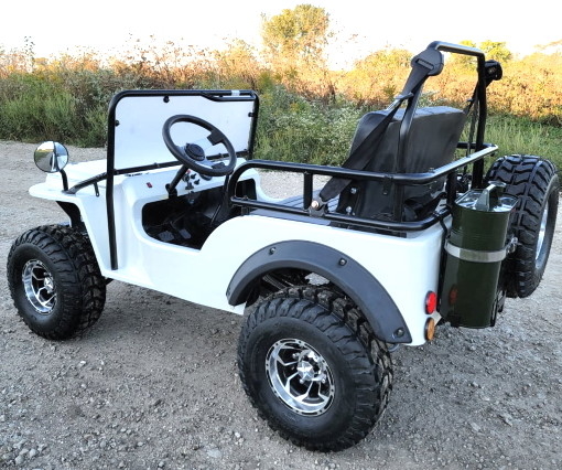 Weiße Mini Gas Golf Cart Jeep-AUSLESE Ausgabe angehoben mit kundenspezifischen Kanten und Fender-Aufflackern