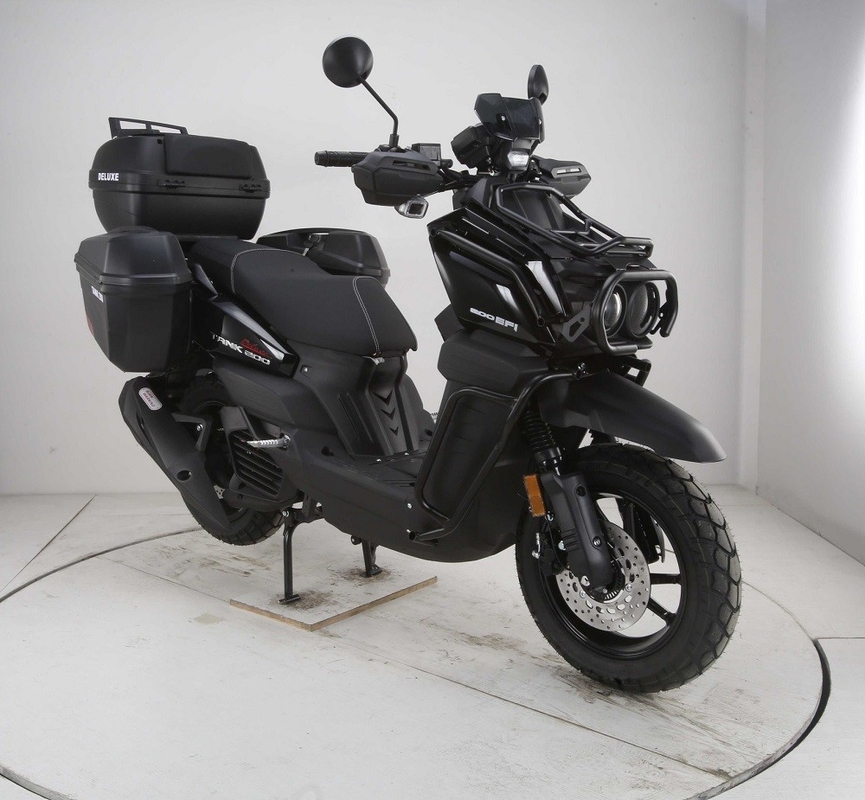 Neuer Militär-Scooter 200 Tank 200 Efi Deluxe Modell mit größeren Reifen und Seitengepäckträgern