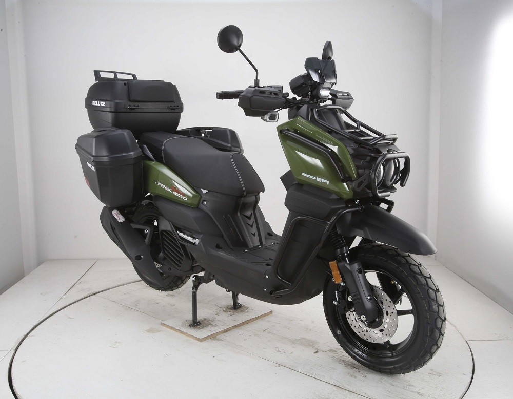 Neuer Militär-Scooter 200 Tank 200 Efi Deluxe Modell mit größeren Reifen und Seitengepäckträgern