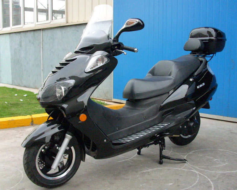 Cvt-Gang-Bewegungsroller 250cc mit vorderem ABS-Disketten-Rückseiten-Scheibenbremse Chengshin-Punkt-Reifen